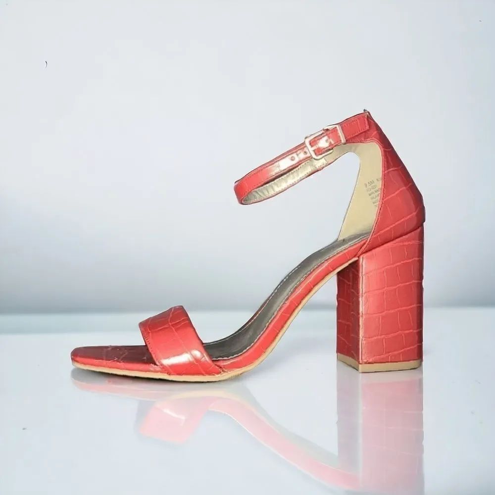 Worthington Becklyn Red Croc Patent Block Heel Sandals Women's 9.5 Open Toe Shoe